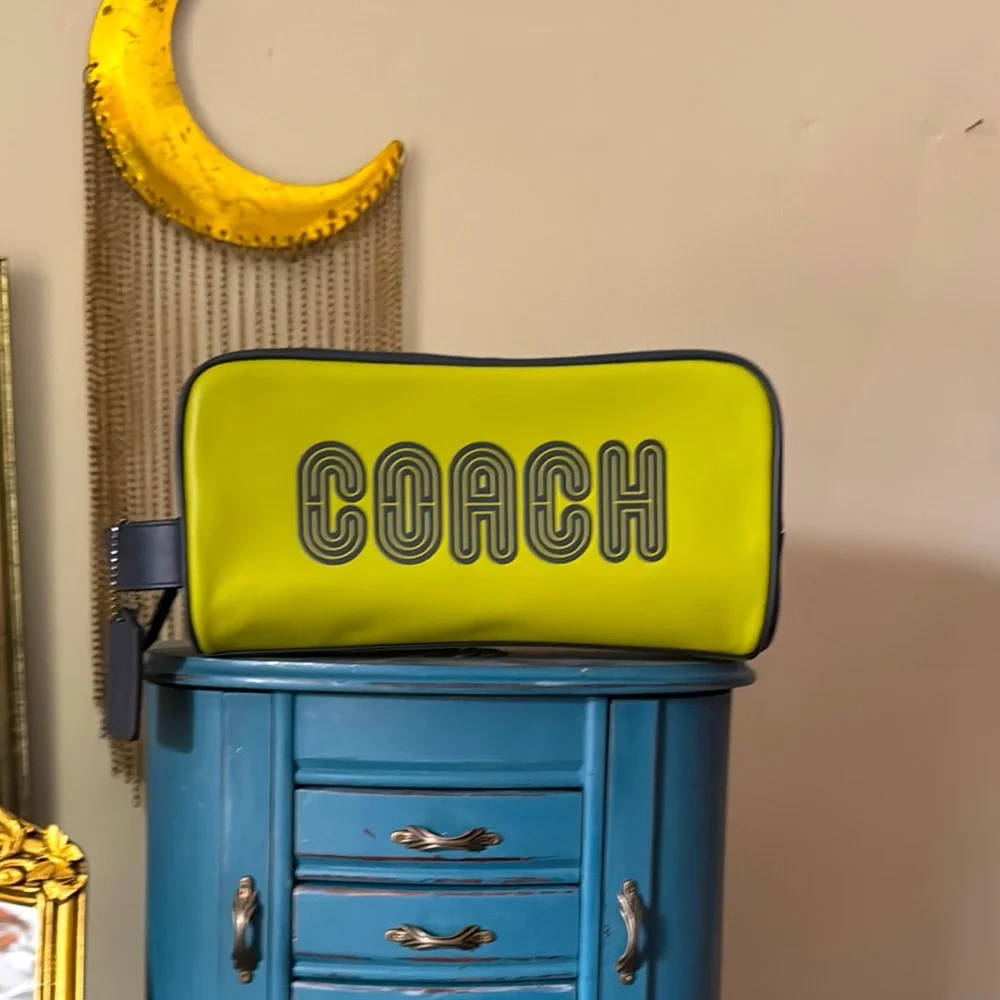 💚💙🐎🧳Coach Neon Yellow and dark blue travel bag - Picture 1 of 7